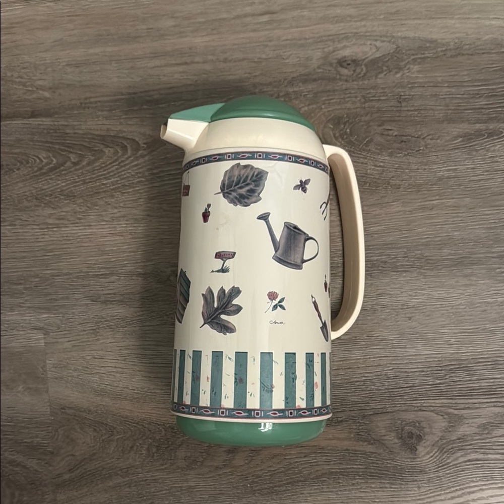 Pfaltzgraff Naturewood Themed Coffee Carafe